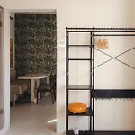 Ray's 1 - Stylish Corner With Balcony Апартаменты
