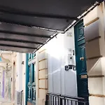 Ray's 1 - Stylish Corner With Balcony *