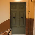 Ray's 1 - Stylish Corner With Balcony *