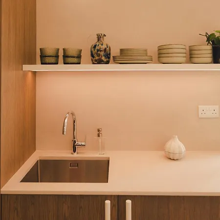 Ray's 1 - Stylish Corner With Balcony * 발레타