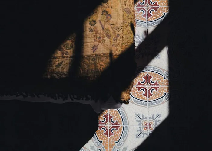 Ray's 1 - Stylish Corner With Balcony Valletta