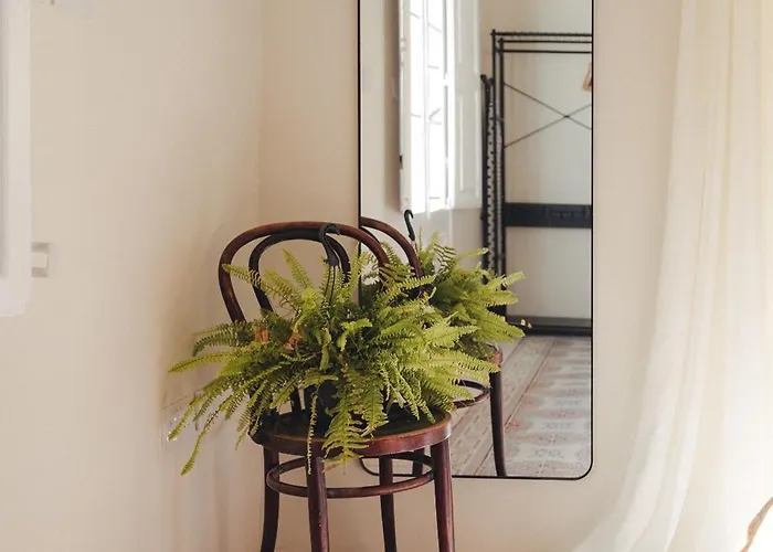 Ray's 1 - Stylish Corner With Balcony Lägenhet *