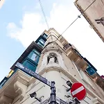 Ray's 1 - Stylish Corner With Balcony * 瓦莱塔