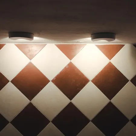 Ray's 1 - Stylish Corner With Balcony Apartament