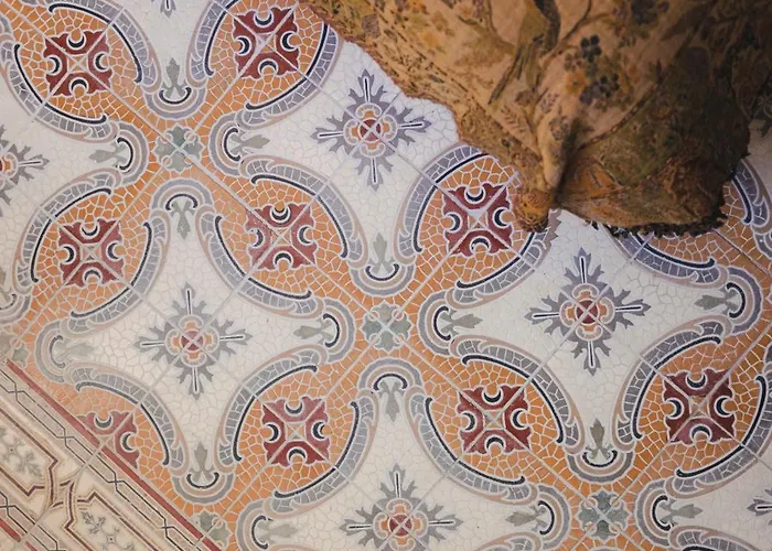 Ray's 1 - Stylish Corner With Balcony Valletta