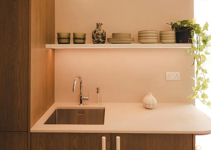 Ray's 1 - Stylish Corner With Balcony * Valletta