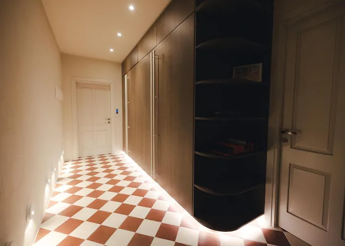 Ray's 1 - Stylish Corner With Balcony Valletta